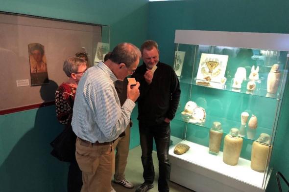 علماء يستعيدون روائح عطور استخدمها الفراعنة قبل 3500 عام