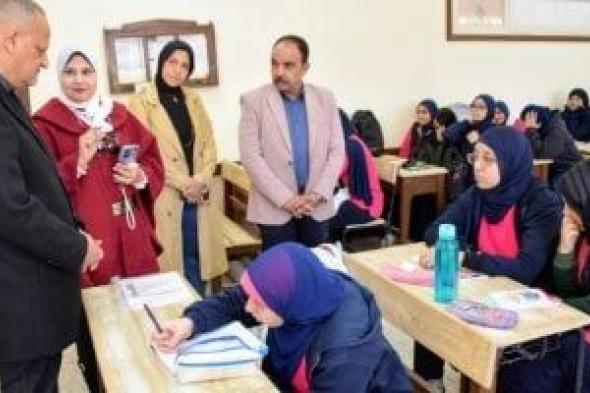 مدير
تعليم
بورسعيد
يشدد
على
الحضور
اليومي
بالمدرسة..
صور