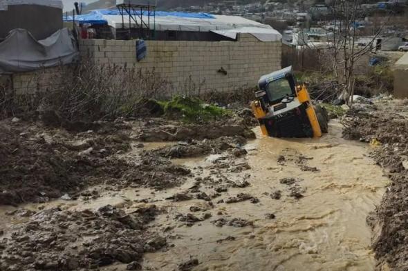 مصرع
      ثلاثة
      أشخاص
      بسبب
      السيول
      في
      شمال
      وغرب
      سوريا
      (فيديو)