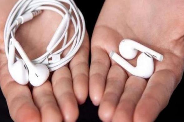 طبيب
    يحدد
    أضرار
    استخدام
    سماعات
    الأذن
    لفترات
    طويلة
    وطرق
    تجنبها