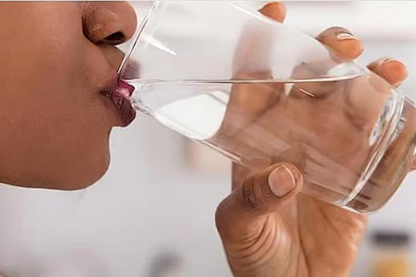 استشاري
    يوضح
    طرق
    تفادي
    العطش
    في
    رمضان