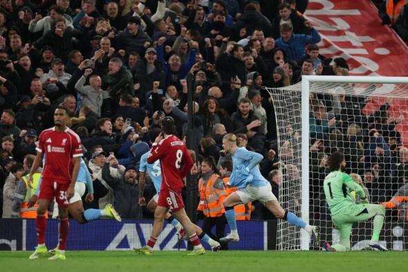 مانشستر
      سيتي
      يقلب
      الطاولة
      على
      ليفربول
      في
      «أنفيلد»