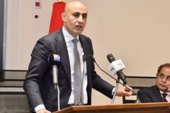 وزير
التعليم:
دراسة
توفير
باقة
إنترنت
للطلاب
تحجب
المواقع
المضرة