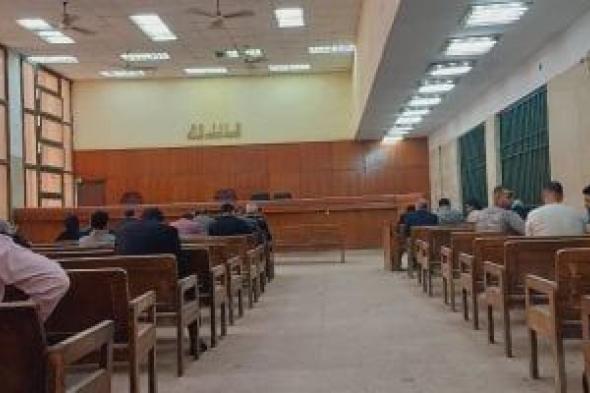 نظر
استئناف
المتهمين
بالفعل
الفاضح
على
حكم
حبسهم
بعد
قليل