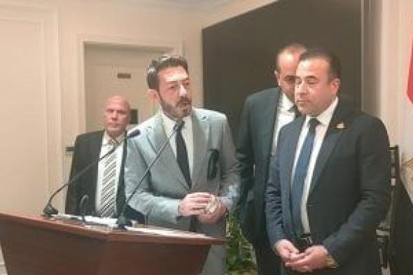 أحمد
زاهر
يقترح
آليات
حماية
الأطفال
على
الإنترنت..
ويؤكد:
لازم
نوعى
الناس