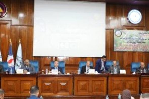 محافظ
القاهرة
يشهد
جلسة
التشاور
المجتمعي
لمشروع
إحلال
خط
مازوت
مسطرد
–
التبين