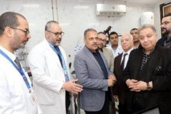 محافظ
الشرقية
يفتتح
وحدة
التأهيل
الرئوي
بمستشفى
الصدر
بالزقازيق