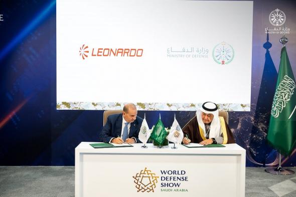 الدفاع
    توقع
    28
    عقدًا
    مع
    شركات
    محلية
    ودولية 