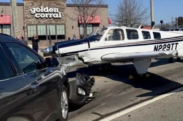 هبوط اضطراري لطائرة وسط شارع مزدحم في أميركا