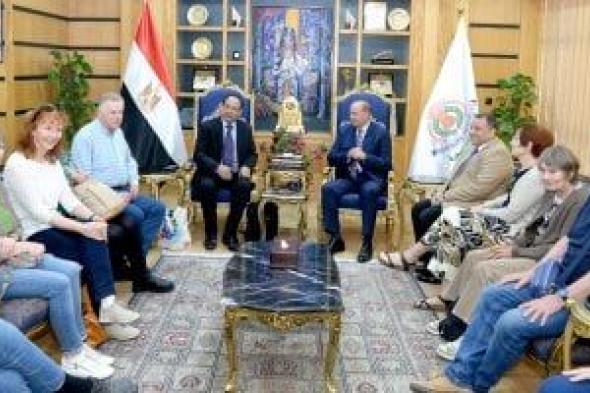 رئيس
جامعة
المنصورة
يستقبل
وفد
جامعة
هامبورج
الألمانية
لبحث
التعاون
الأكاديمى