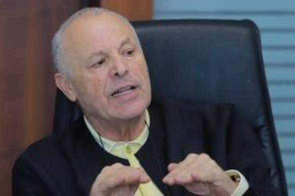 أبو
ريدة
يُشيد
بالإعلام
المصري
ويطالب
بمساندة
المنتخب
قبل
المونديال