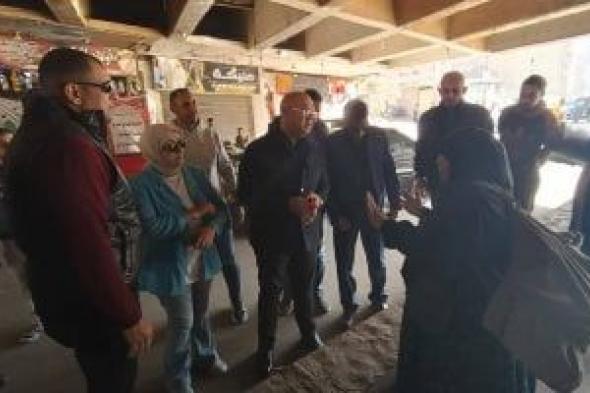 نائب
محافظ
الجيزة
يستمع
لشكاوى
المواطنين
خلال
جولة
ميدانية..
صور