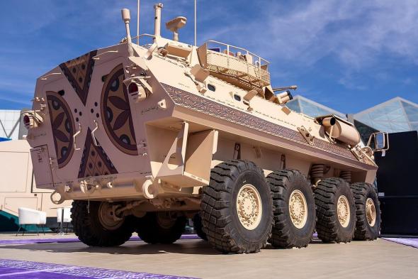 حين
    يلتقي
    الفن
    بالدفاع..
    "وِرث"
    يضفي
    على
    مركبة
    الحرس
    الوطني
    هوية
    نجدية
    في
    معرض
    الدفاع
    العالمي