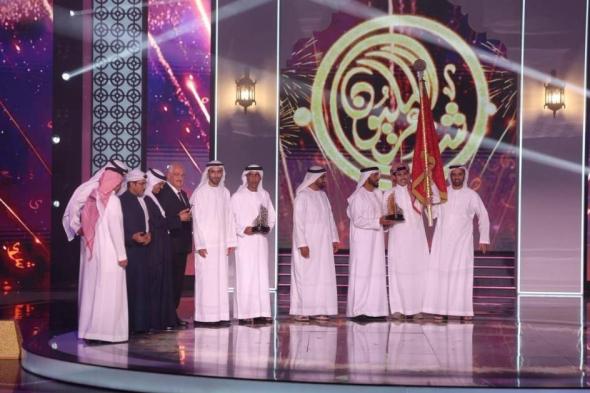 محمد
      بن
      سعود
      ونهيان
      بن
      زايد
      يتوّجان
      في
      أبوظبي
      الشاعر
      حسام
      بن
      فياح
      ببيرق
      «شاعر
      المليون»