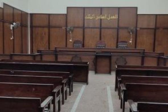 السجن
3
سنوات
لإريترى
و8
آخرين
لانتحالهم
صفة
ضباط
فى
بولاق
الدكرور