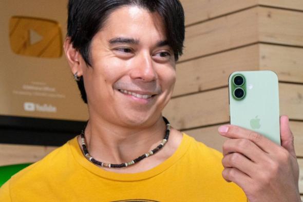 تقرير
Counterpoint
يكشف
أن
1
من
كل
4
هواتف
ذكية
نشطة
عالميًا
هو
آيفون