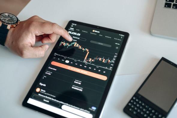 التداول اليومي مقابل التداول المتأرجح: أي أسلوب يناسبك أكثر؟