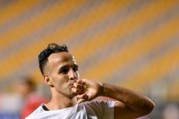 ناصر
منسي
يسجل
الهدف
الأول
للزمالك
فى
شباك
سموحة