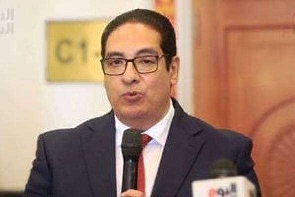 رئيس
جامعة
القاهرة
يهنئ
الدكتور
عبدالعزيز
قنصوه
لتوليه
منصب
وزير
التعليم
العالى