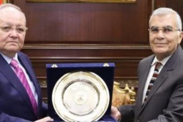 رئيس
مجلس
الدولة
يهنئ
رئيس
مجلس
الشيوخ
بمناسبة
توليه
المنصب