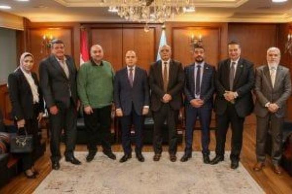 محافظ
كفر
الشيخ
يناقش
عددا
من
الملفات
الخدمية
والتنموية
مع
أعضاء
البرلمان