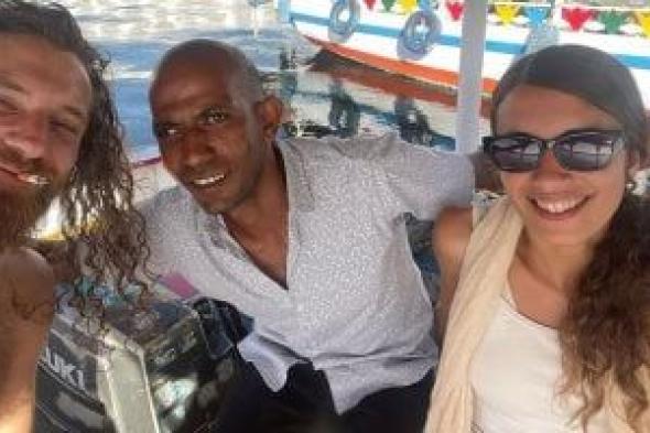 سائحة
فرنسية
تشيد
بموقف
شاب
أقصرى
معها
عقب
تعرضها
لكسر
بالقدم