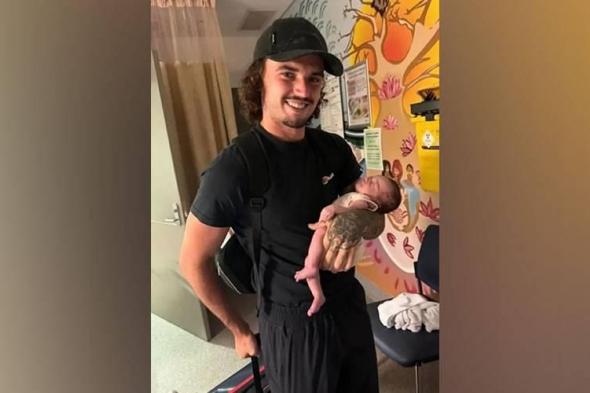 بريطانية
      تكتشف
      حملها
      أثناء
      المخاض