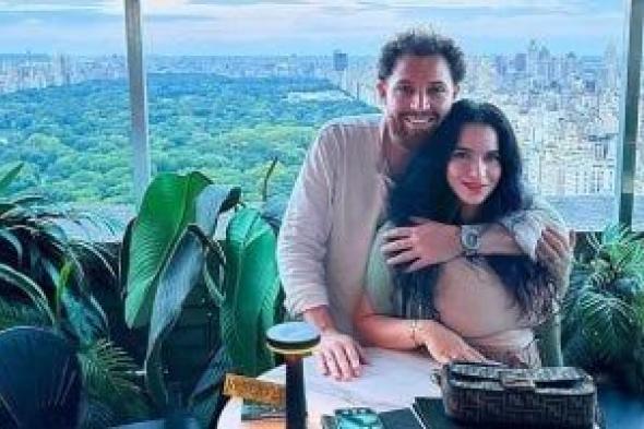 زوجة
محمود
حجازى
ترد
على
اتهاماته:
لم
أطلب
رفع
منع
السفر
وأتحمل
نفقة
ابنى