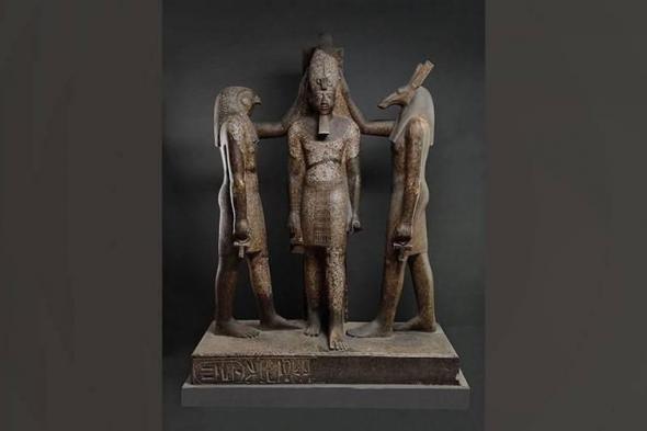 تمثال
      رمسيس
      الثالث
      من
      روائع
      المتحف
      المصري