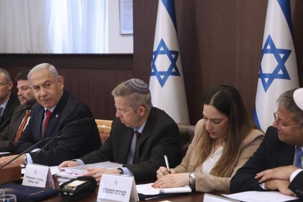 استطلاع:
15
مقعدا
لقائمة
عربية
مشتركة
و47%
يؤيدون
استئناف
الحرب
على
غزة