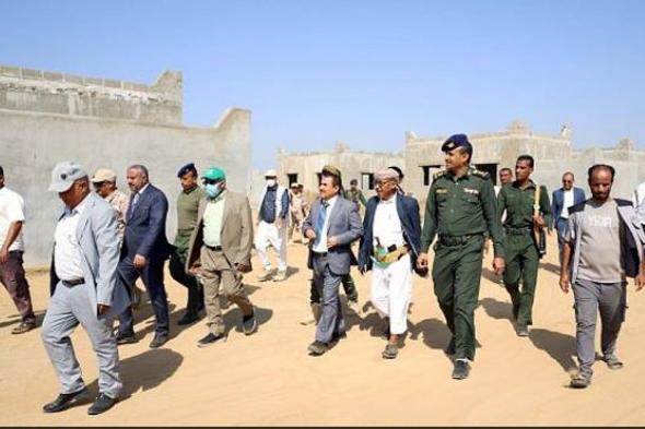 بدعم
    سعودي..
    محافظ
    حجة
    يطلع
    على
    سير
    العمل
    في
    مشروع
    إنشاء
    مجمع
    سكني
    للنازحين