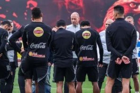 الأهلى
يبدأ
مساء
اليوم
الاستعداد
لمواجهة
الجيش
الملكى