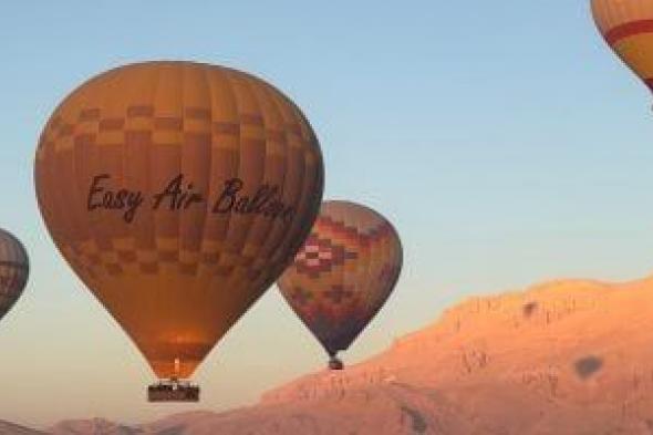 البالون
الطائر
يقدم
المتعة
لـ1800
سائح
على
متن
75
رحلة
بالأقصر..
صور