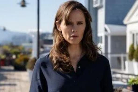 جينيفر
جارنر
تعود
في
الموسم
الثاني
من
The
Last
Thing
He
Told
Me