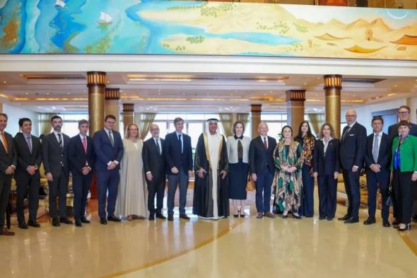 سعود
      بن
      صقر:
      بالعلاقات
      الدولية
      نؤمّن
      مستقبلاً
      مزدهراً