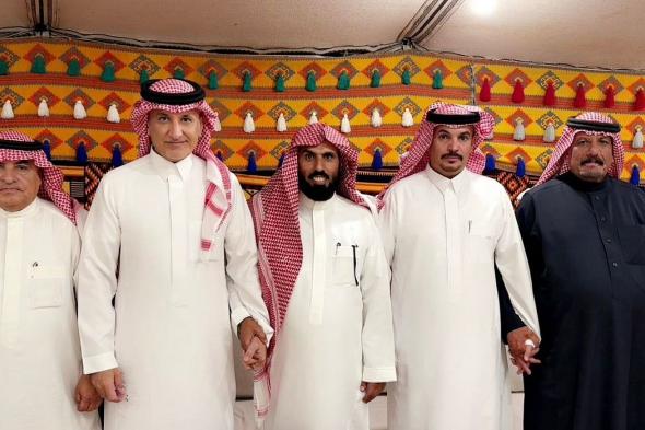 تكريمًا
    لموقف
    إنساني
    نبيل..
    رجل
    الأعمال
    علي
    بن
    صنتيان
    الحربي
    يحتفي
    "بالطريسي"
    منقذ
    الفتاة
    السودانية