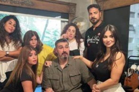 أغنية
مين
اللي
ميحبش
مودي
تجمع
ياسر
جلال
ومصطفى
أبو
سريع..
فيديو