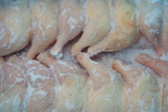 "مباحث
التموين"
برفح
تضبط
9
أطنان
من
صدور
الدجاج
الفاسدة
وتتلفها