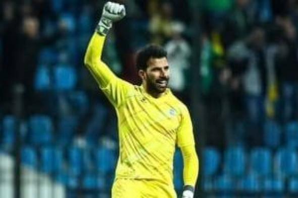 مهدى
سليمان
يحرس
عرين
الزمالك
فى
مباراة
كايزر
تشيفرز