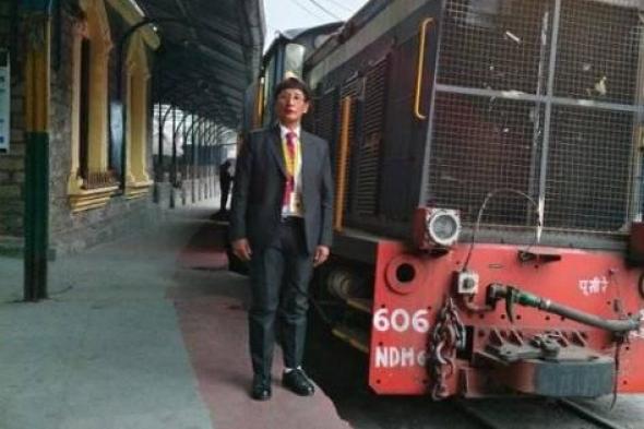 أول
      امرأة
      مفتش
      تذاكر
      في
      قطار
      الهيمالايا