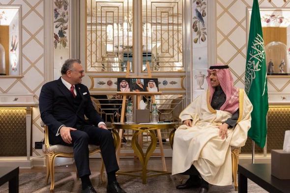 وزير
    الخارجية
    يبحث
    مع
    كبير
    مستشاري
    «ترامب»
    الجهود
    المشتركة
    لتعزيز
    الأمن
    والاستقرار بالمنطقة