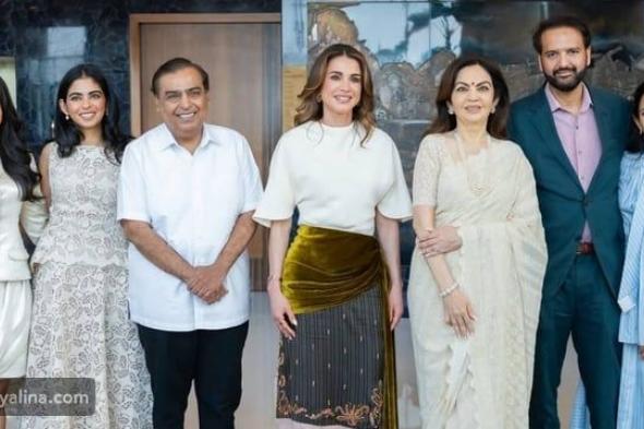 الملكة رانيا تسحر العيون بإطلالات أنيقة في الهند وتشكر نيتا أمباني