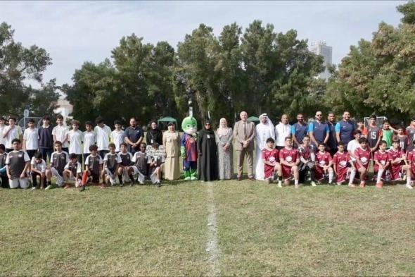 شرطة
      دبي
      تختتم
      بطولة
      «الروح
      الإيجابية»
      لمدارس
      كرة
      القدم
      للناشئين