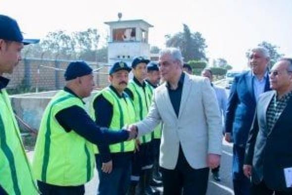 وزير
الإنتاج
الحربي
يستهل
أولى
جولاته
للشركات
بـ(شركة
أبو
زعبل
للكيماويات
المتخصصة)