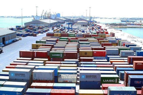 الصين
    تلغي
    الرسوم
    الجمركية
    عن
    غالبية
    الدول
    الأفريقية
    في
    مايو
    المقبل