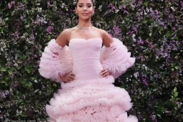 بلقيس تخطف الأنظار بلمسة يمنية في ترند “دمج الألوان”