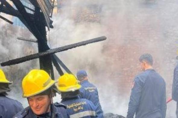 السيطرة
على
حريق
فى
المنطقة
التجارية
بشارع
الخديوى
توفيق
بالمحلة