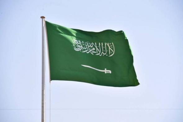 السعودية تعلن استهداف سفينة تابعة لإحدى شركاتها في البحر الأحمر وتؤكد سلامة طاقمها
