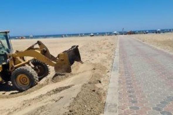 إنشاء مشايات جديدة بمصيف بلطيم لتيسير الحركة والارتقاء بالخدمات.. صور
