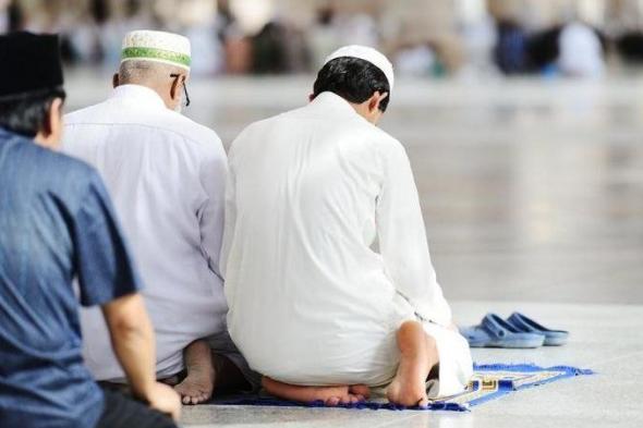 هل صلاة الجماعة في المنزل تغني عن أدئها في المسجد ؟.. الإفتاء توضح